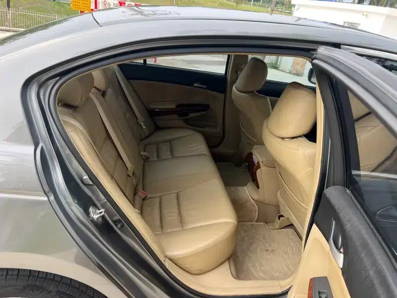 2011 Honda Accord 2.4L EXL Navi — миниатюра 25