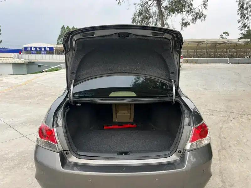2011 Honda Accord 2.4L EXL Navi — миниатюра 26