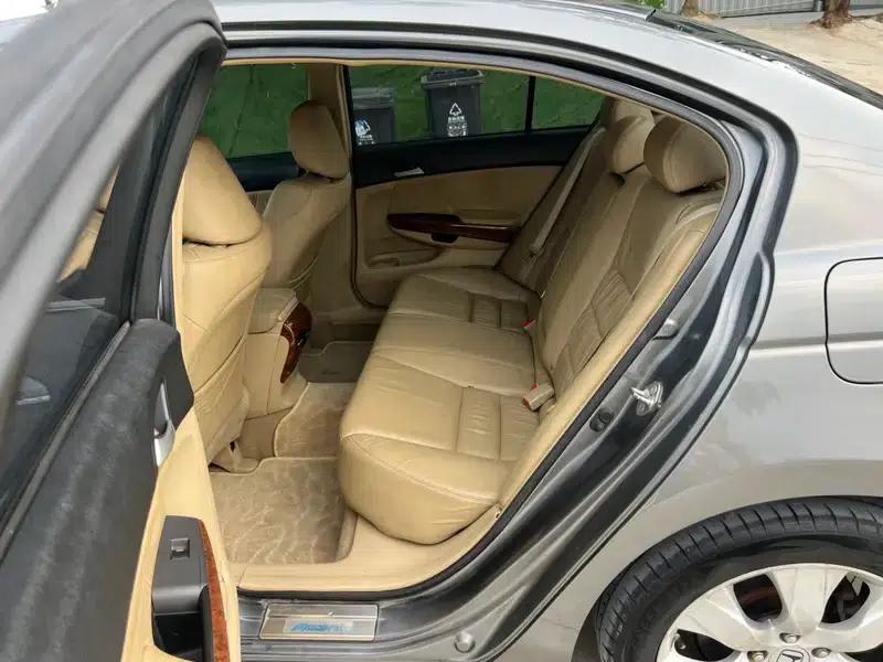 2011 Honda Accord 2.4L EXL Navi — миниатюра 27