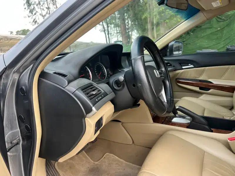 2011 Honda Accord 2.4L EXL Navi — миниатюра 28