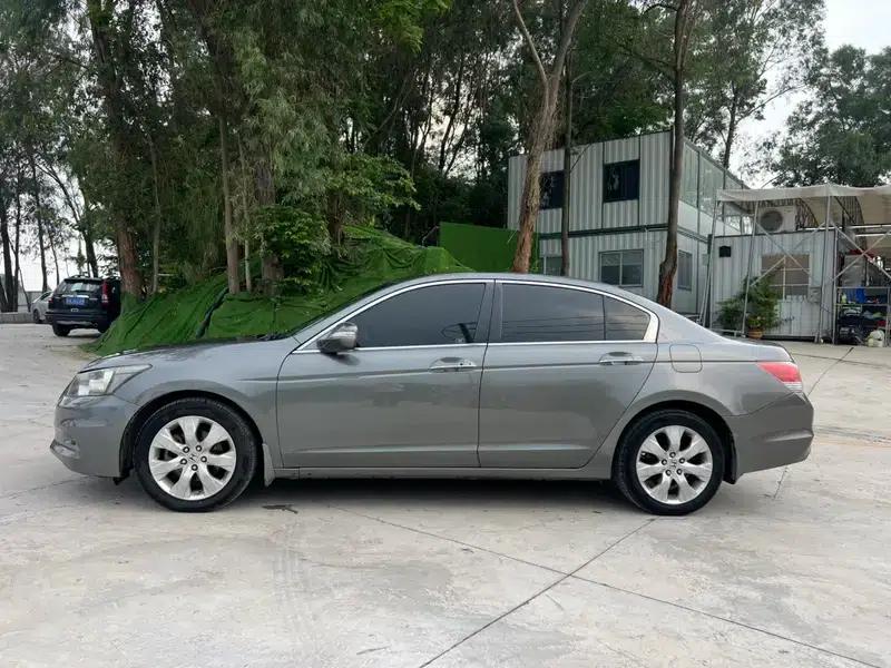2011 Honda Accord 2.4L EXL Navi — миниатюра 4