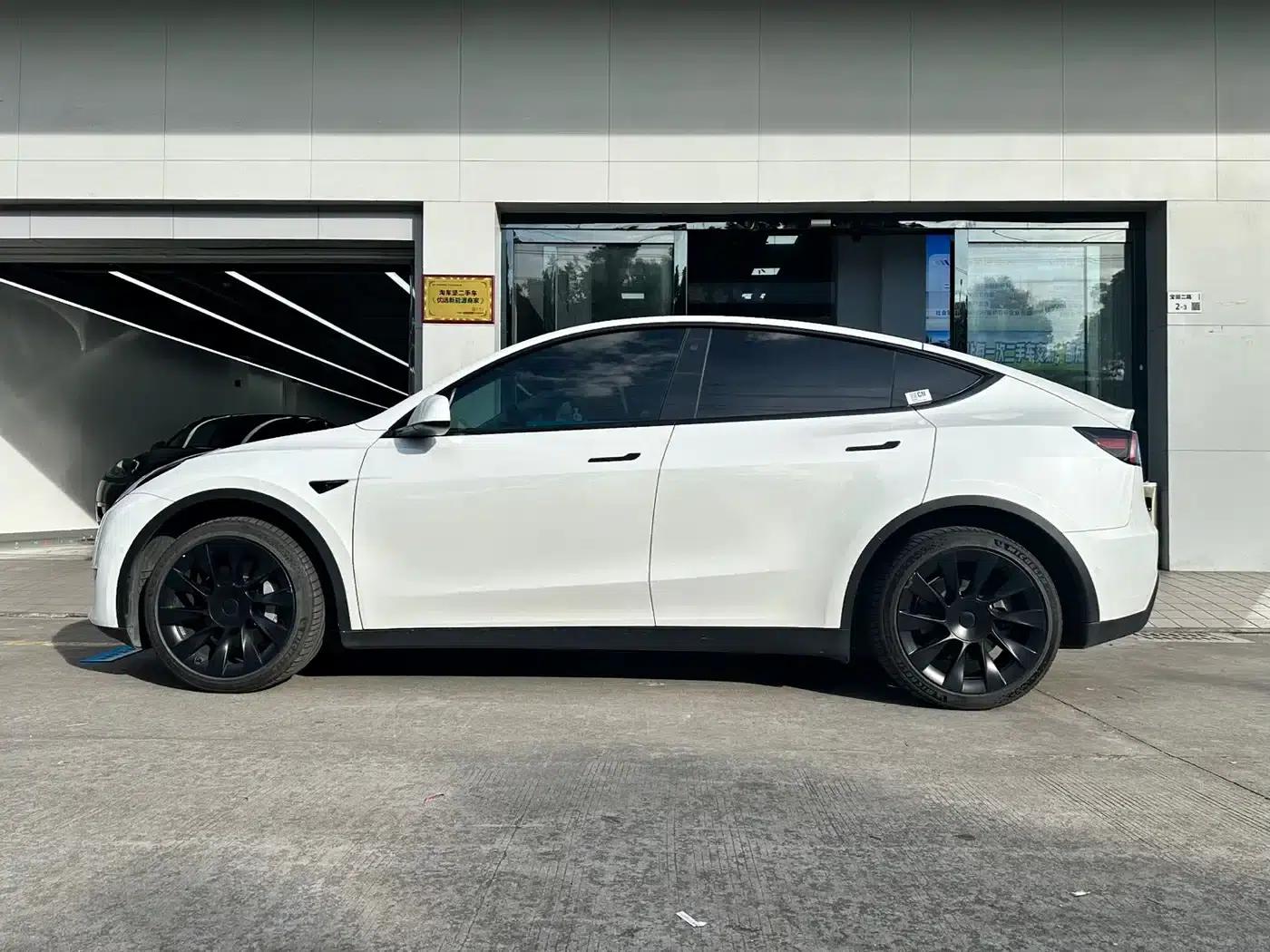 Model Y 2022 Facelift Rear-Wheel Drive Version — миниатюра 2