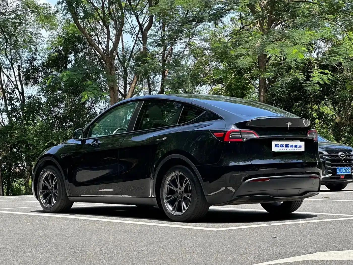 Model Y 2023 Rear-Wheel Drive — миниатюра 3