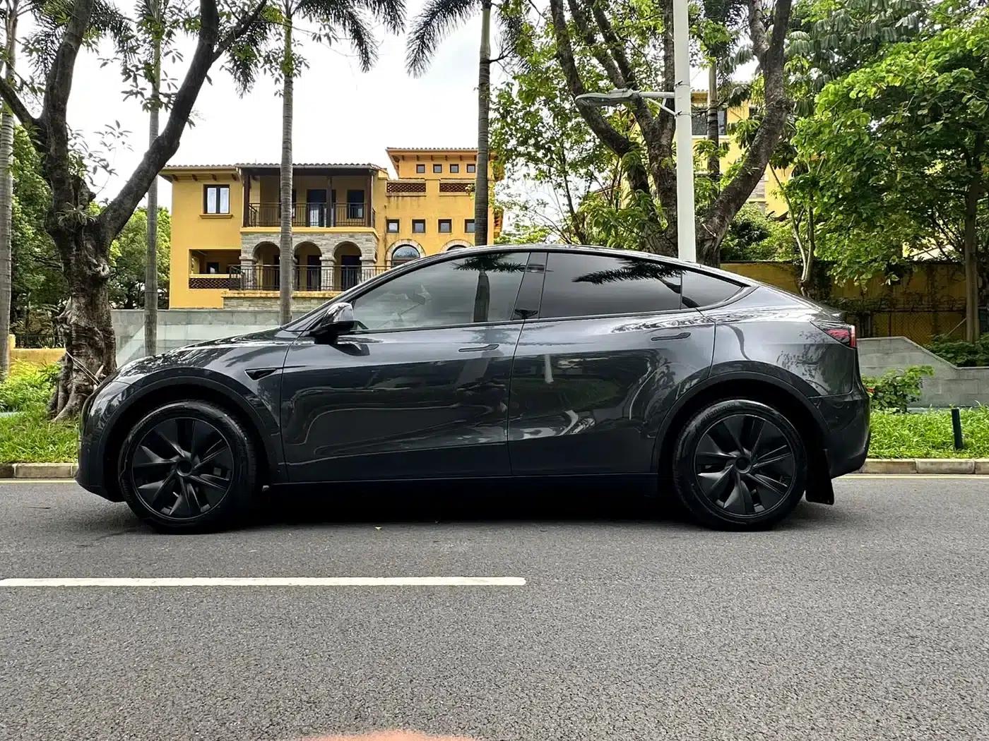 Model Y 2024 Long Range All-Wheel Drive — миниатюра 2