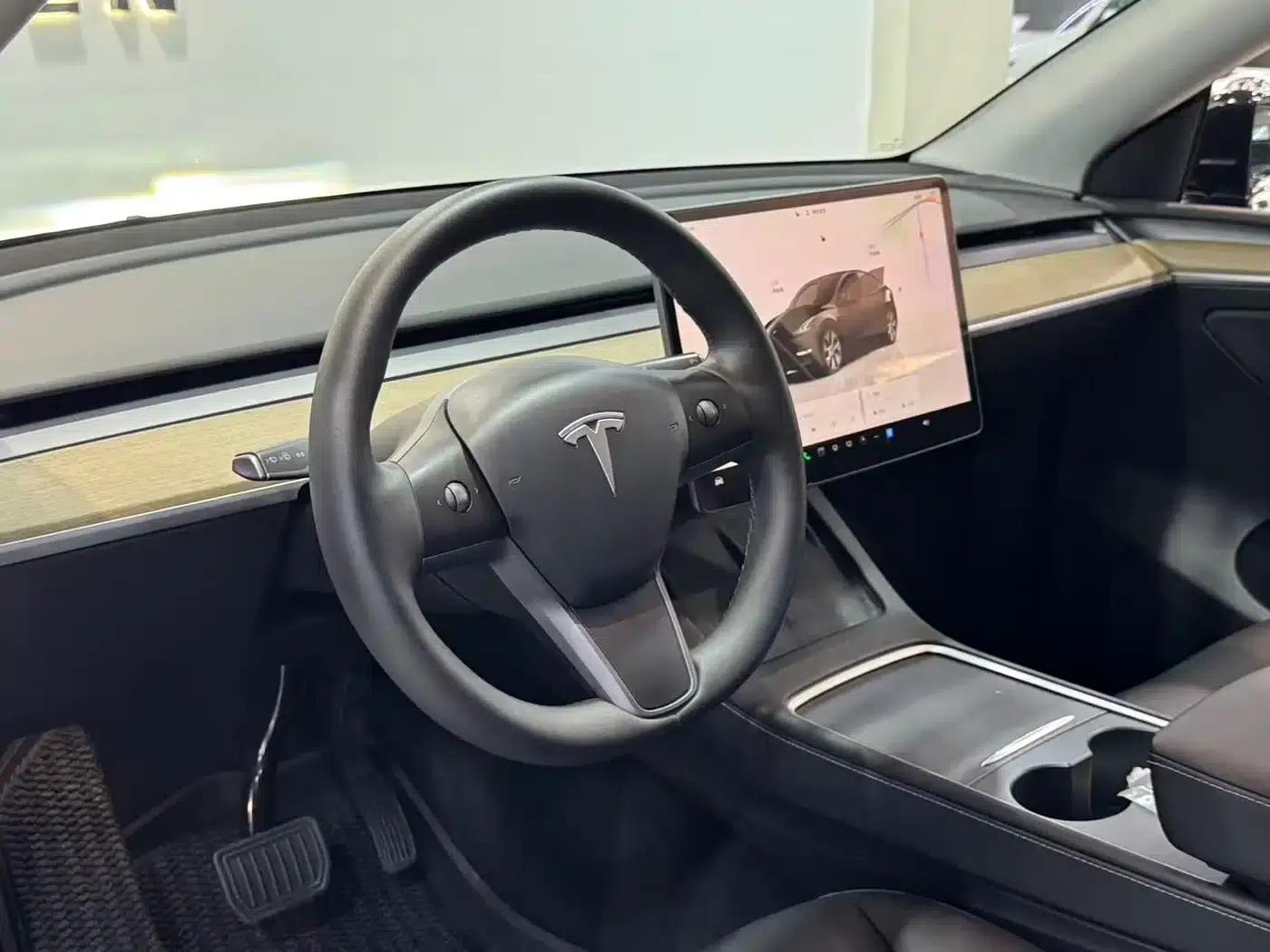 Model Y 2022 Facelift Rear-Wheel Drive Version — миниатюра 9