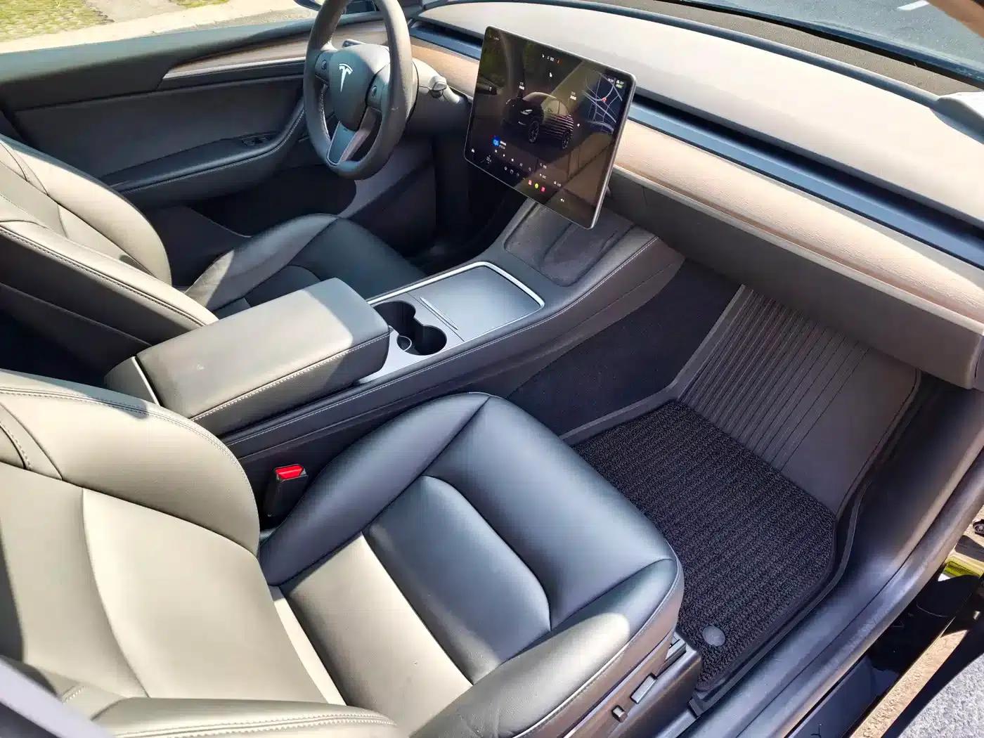 Model Y 2022 Rear-Wheel Drive — миниатюра 15