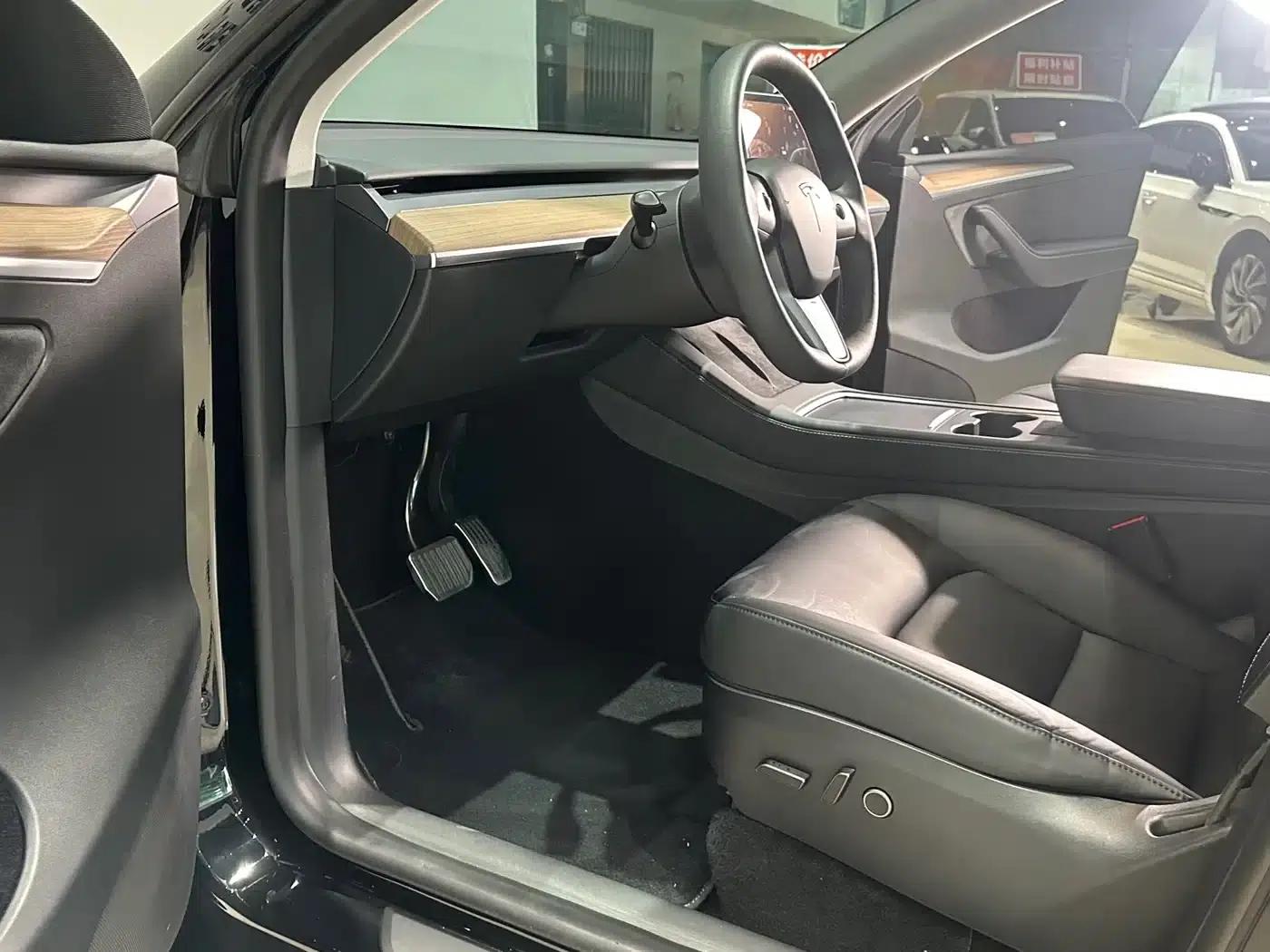 Model Y 2022 Rear-Wheel Drive — миниатюра 15