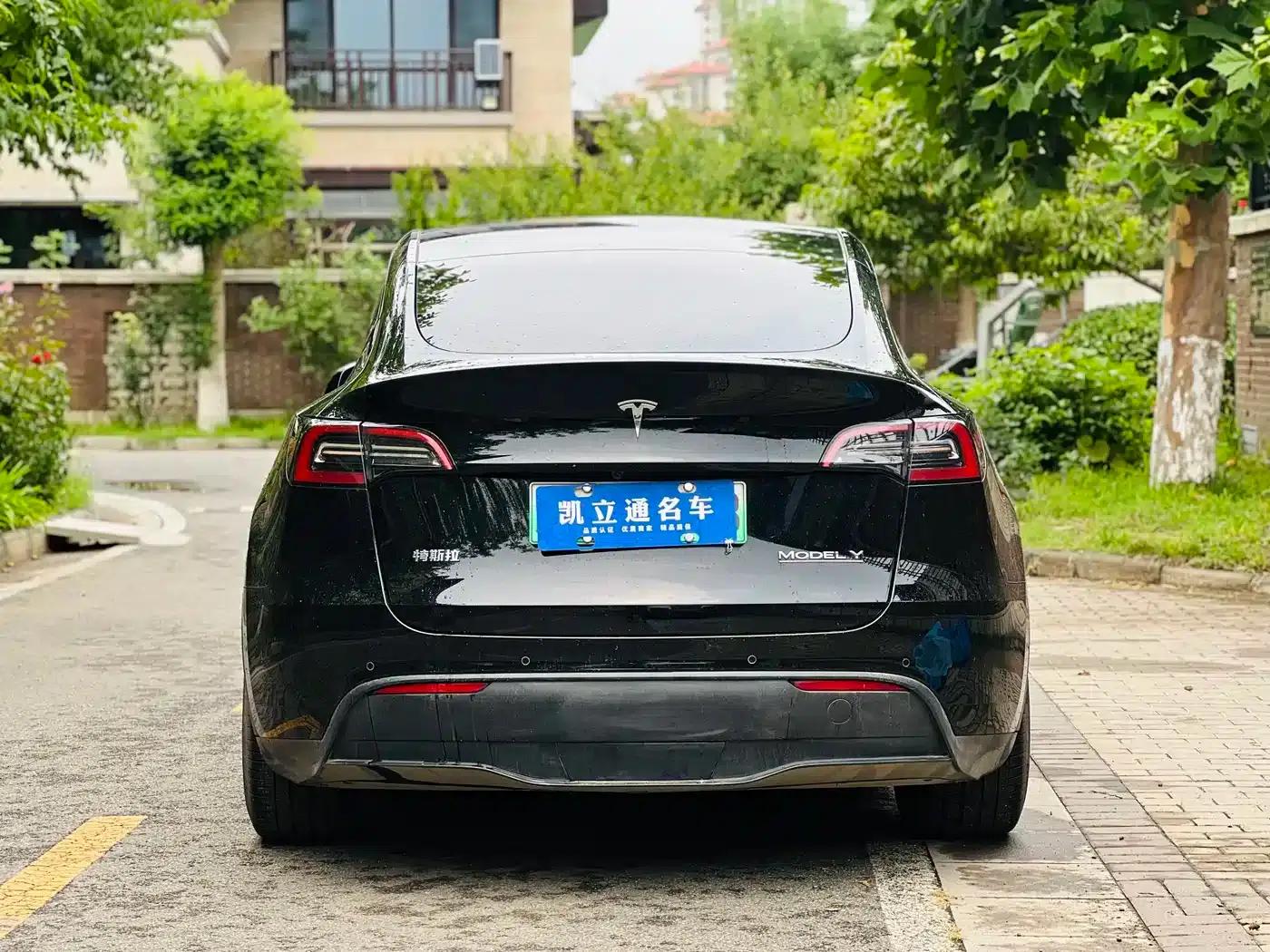 Model Y 2023 Performance All-Wheel Drive — миниатюра 4