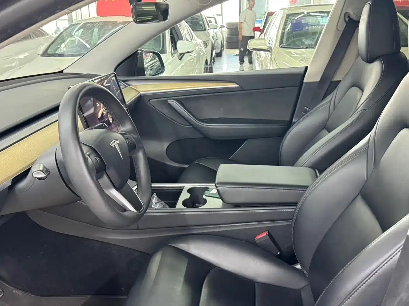 Model Y 2022 Facelift Rear-Wheel Drive Version — миниатюра 3