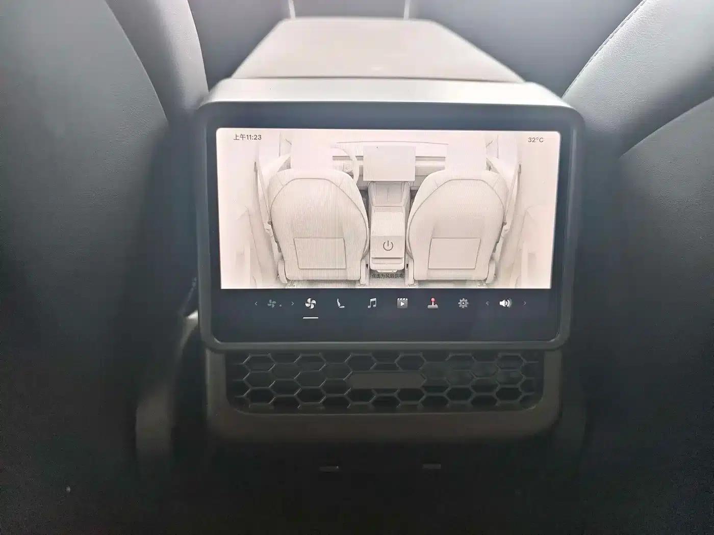 Model Y 2025 Rear-Wheel Drive — миниатюра 7
