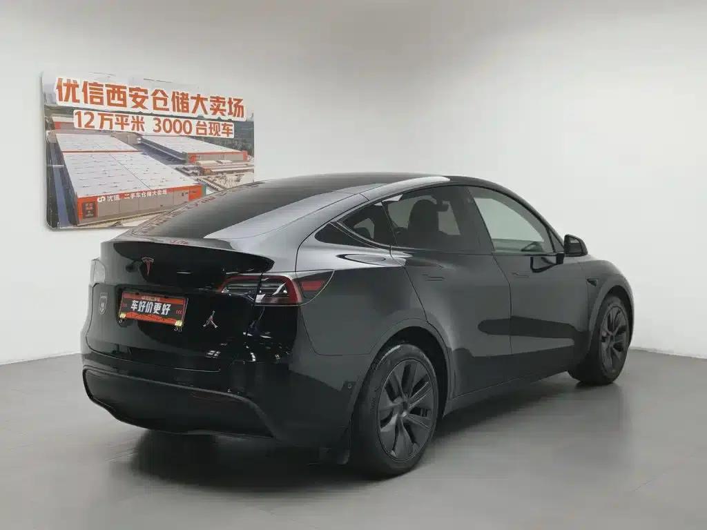 Model Y 2023 Long Range All-Wheel Drive — миниатюра 2
