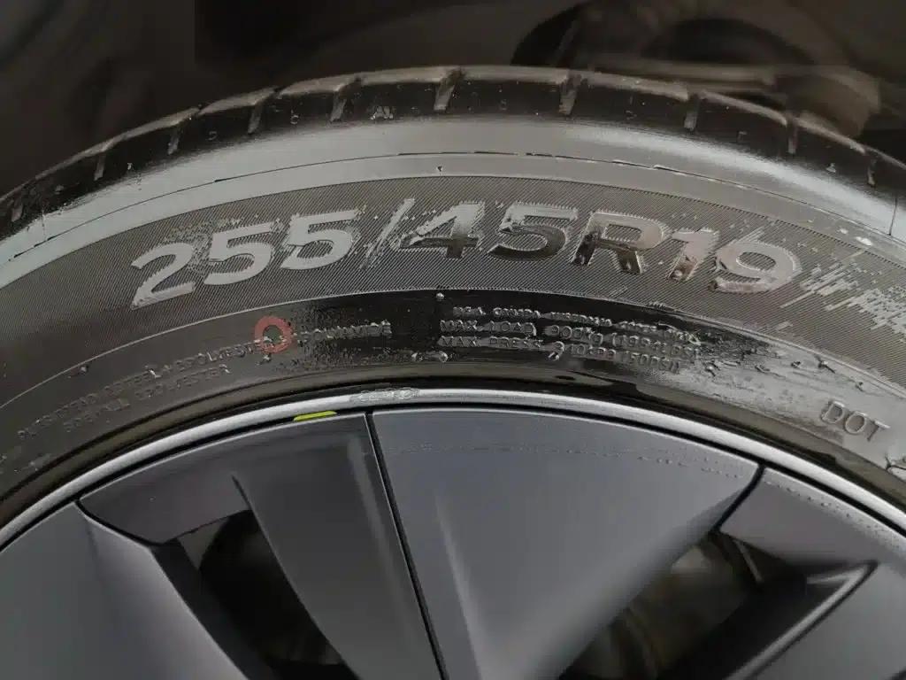 Model Y 2023 Long Range All-Wheel Drive — миниатюра 24