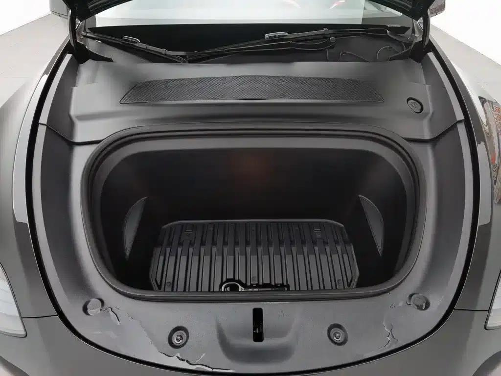 Model Y 2023 Long Range All-Wheel Drive — миниатюра 6