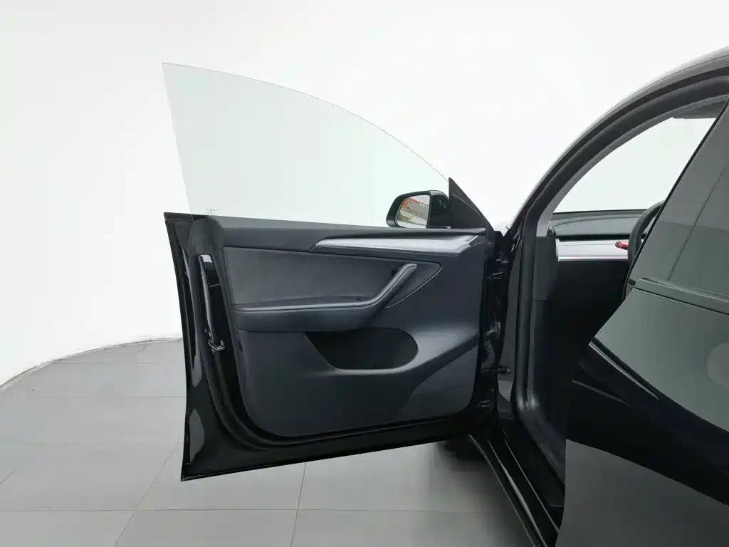 Model Y 2023 Long Range All-Wheel Drive — миниатюра 8