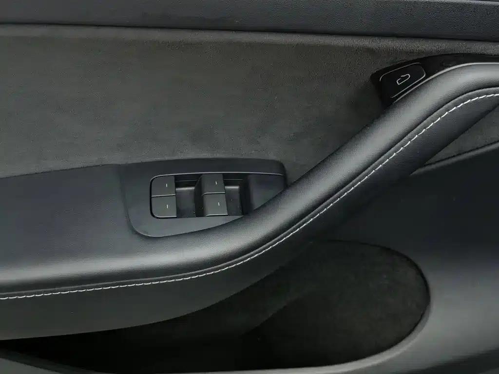 Model Y 2023 Long Range All-Wheel Drive — миниатюра 9