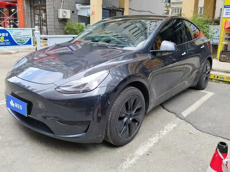 Model Y 2024 Rear-Wheel Drive — миниатюра 1
