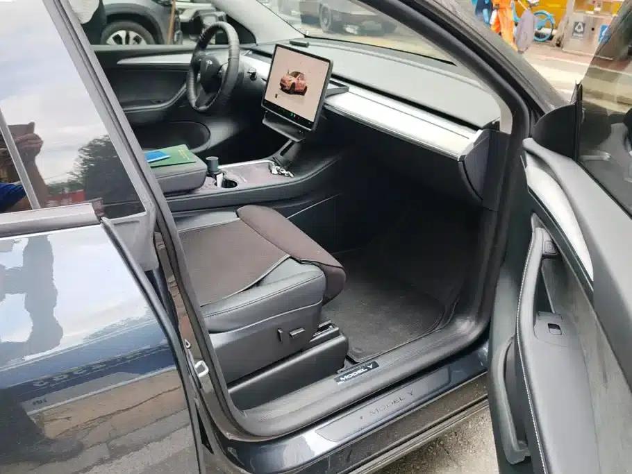 Model Y 2024 Rear-Wheel Drive — миниатюра 8