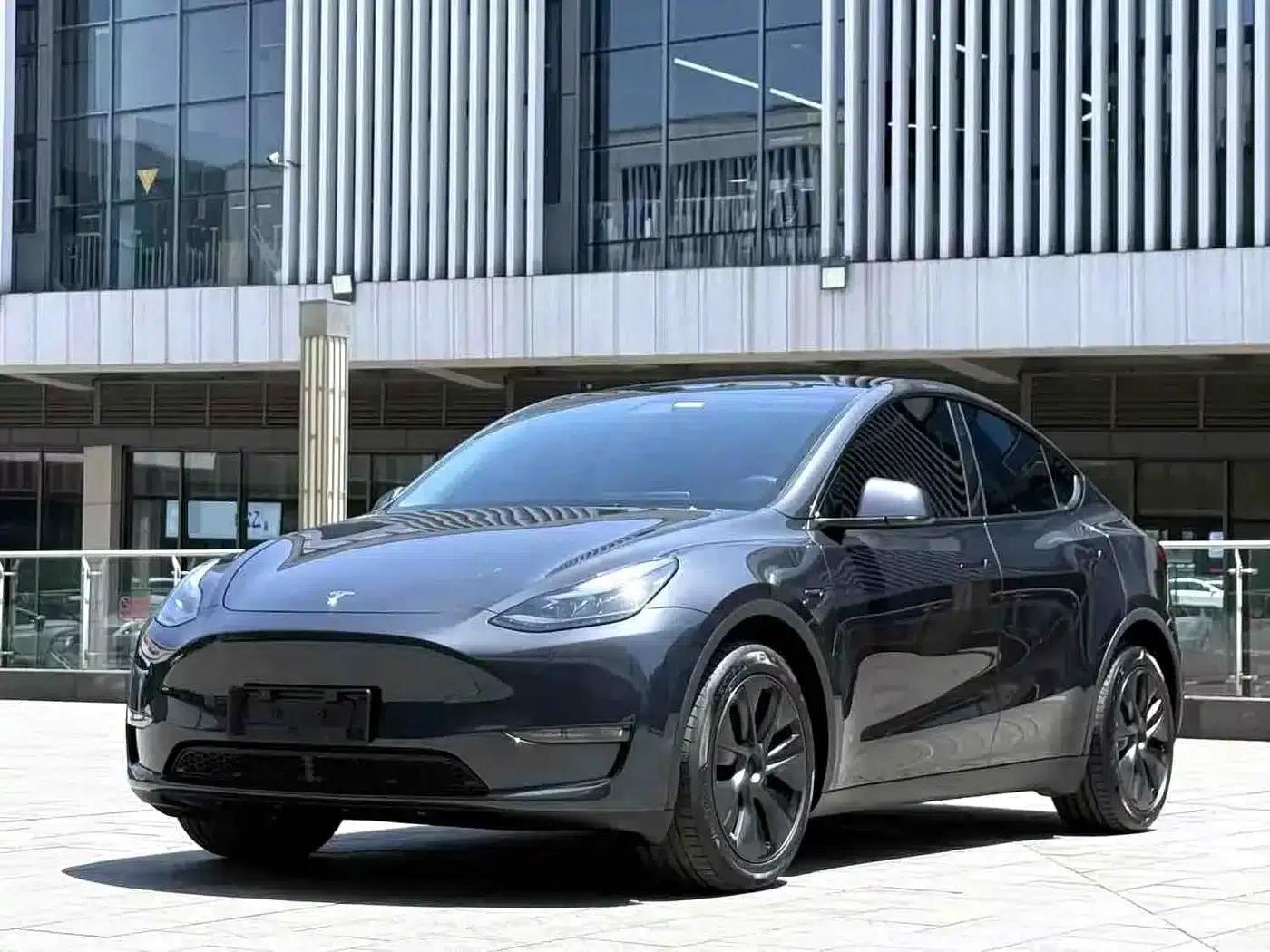 Model Y 2024 Long Range All-Wheel Drive — миниатюра 1
