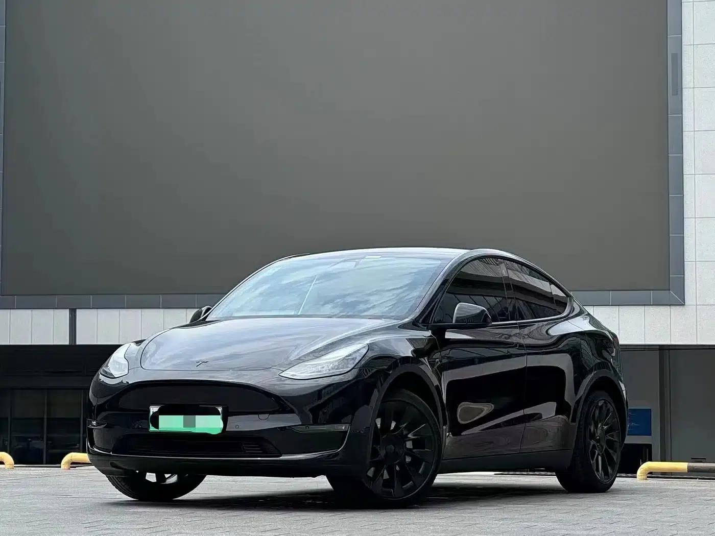 Model Y 2023 Rear-Wheel Drive — миниатюра 1