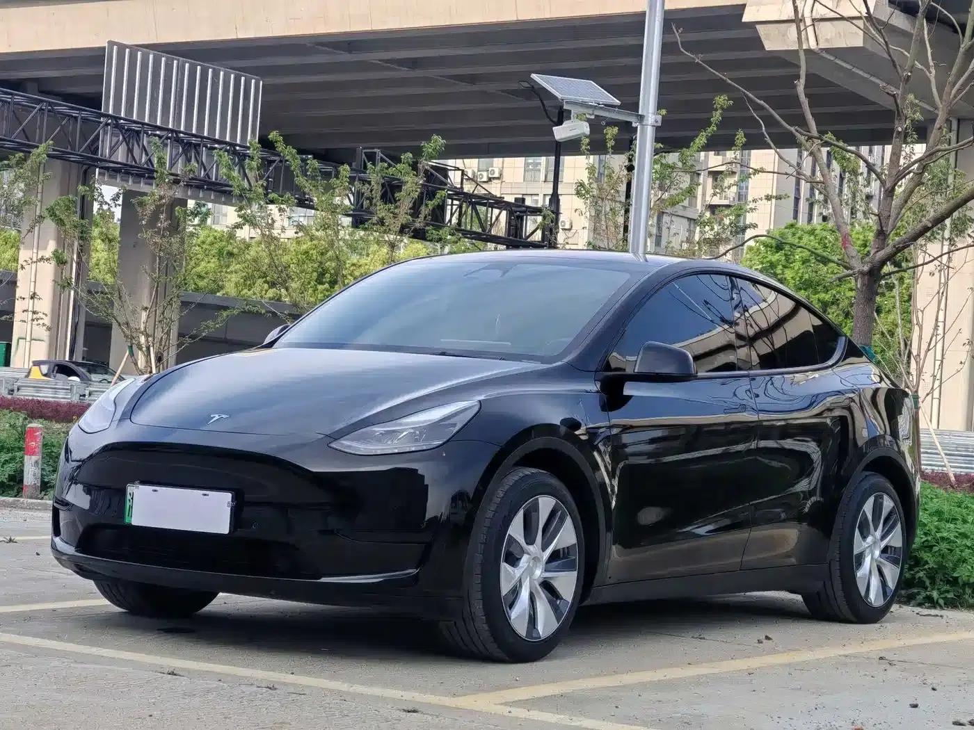 Model Y 2022 Rear-Wheel Drive — миниатюра 1