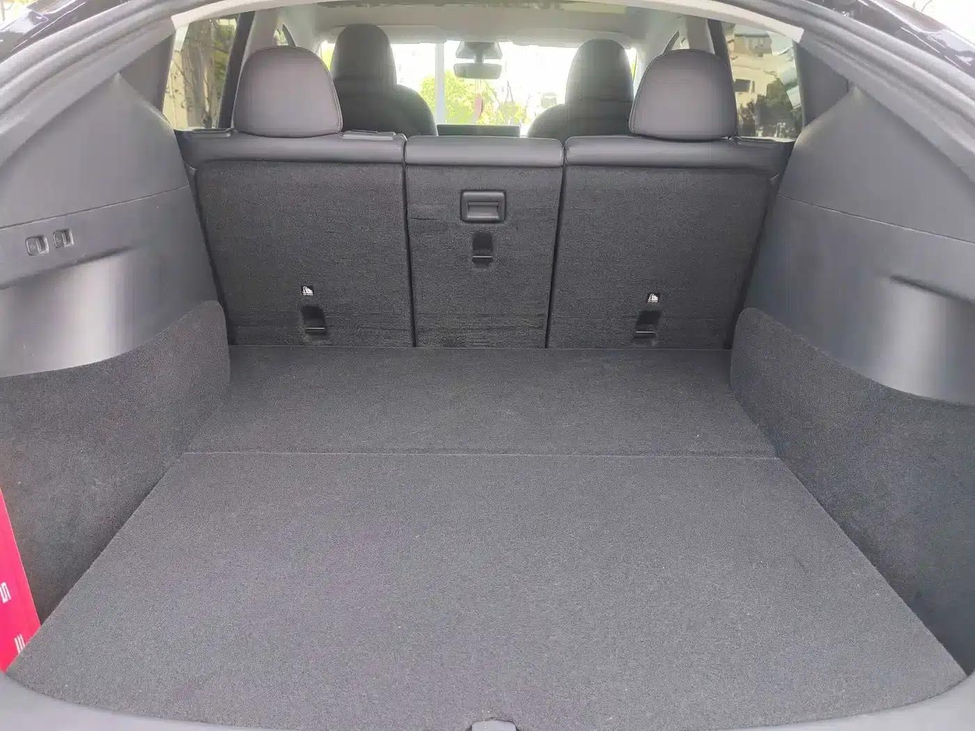 Model Y 2022 Rear-Wheel Drive — миниатюра 10