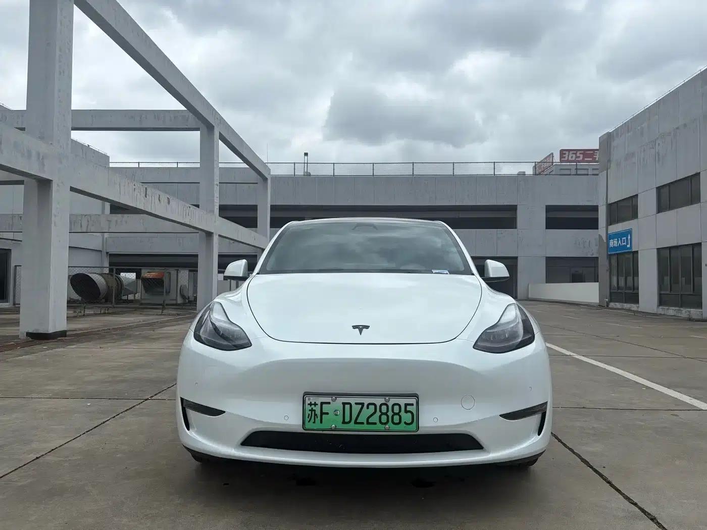 Model Y 2023 Long Range All-Wheel Drive — миниатюра 2