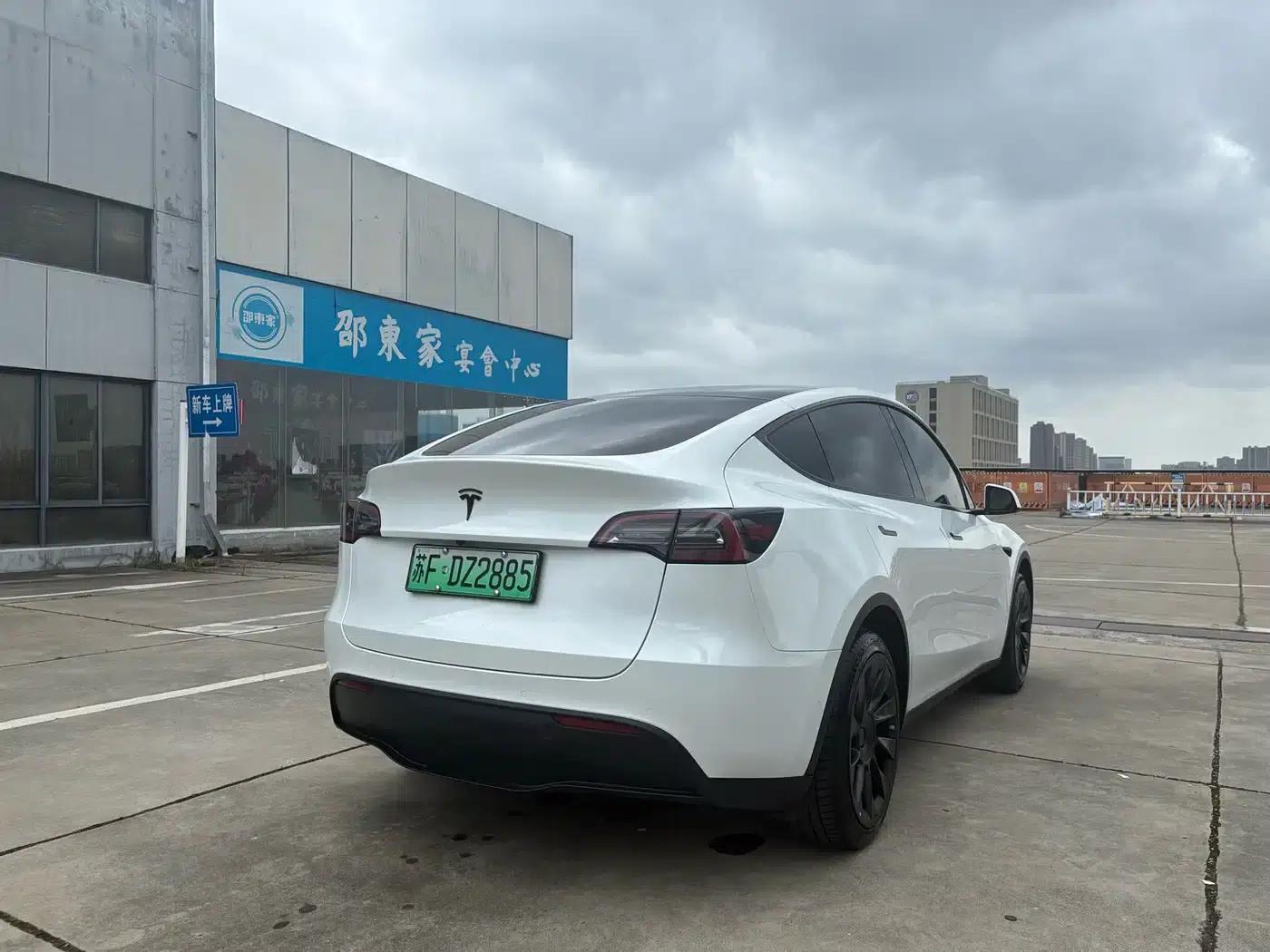 Model Y 2023 Long Range All-Wheel Drive — миниатюра 4