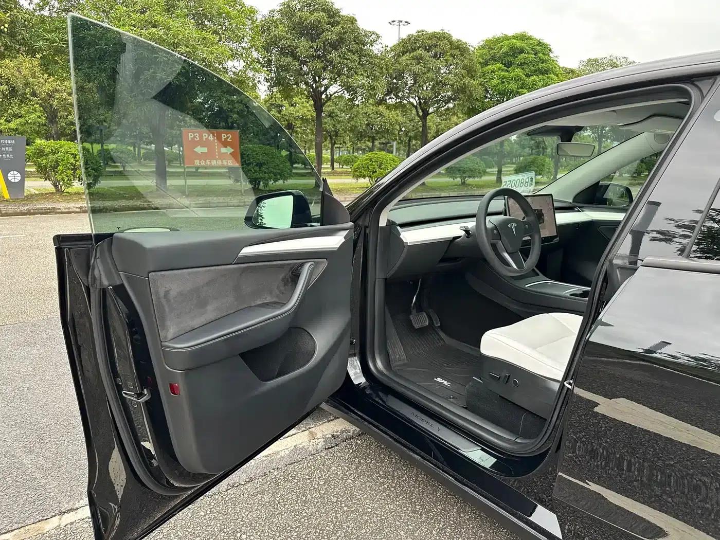 Model Y 2022 Rear-Wheel Drive — миниатюра 10