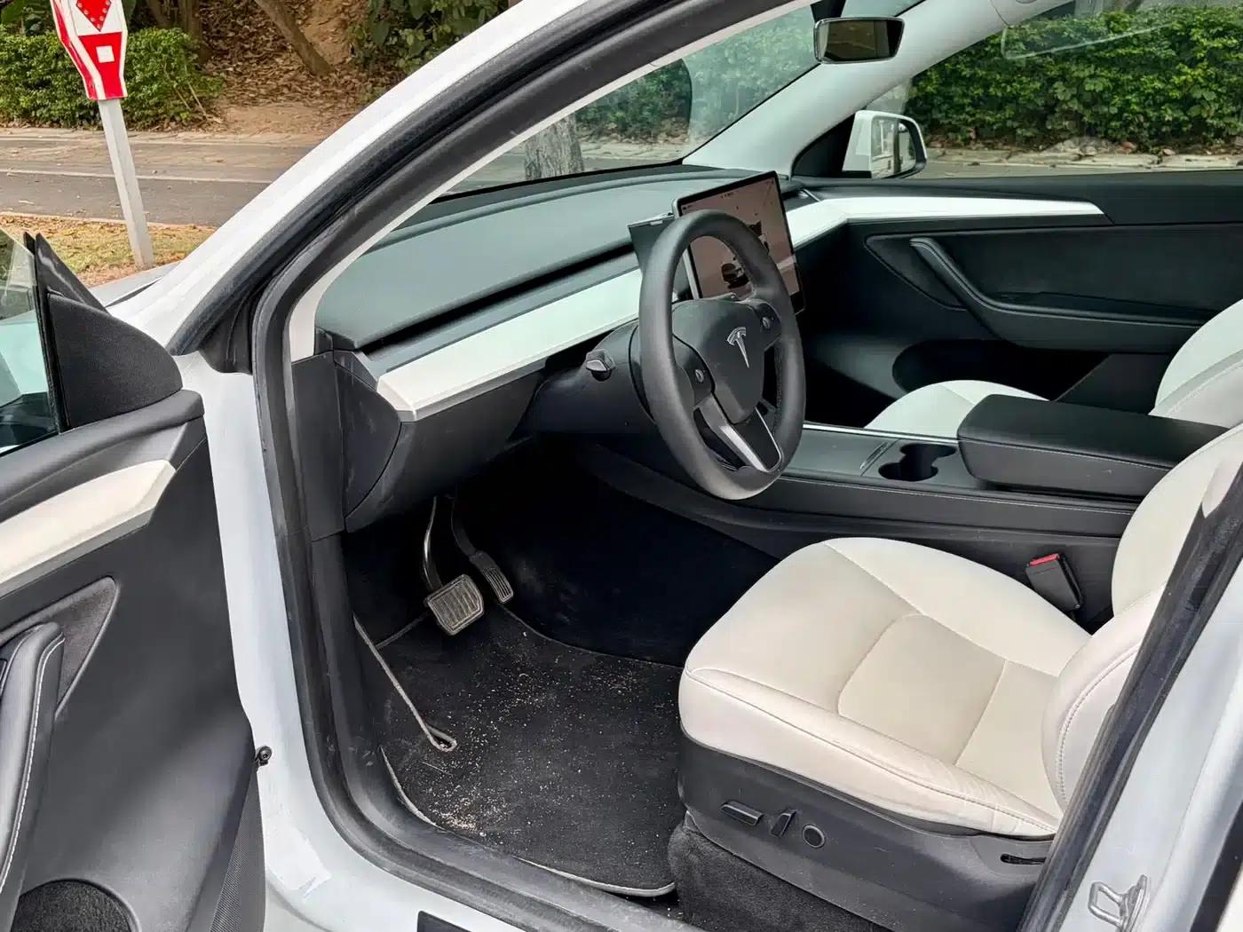 Model Y 2022 Long Range All-Wheel Drive — миниатюра 4