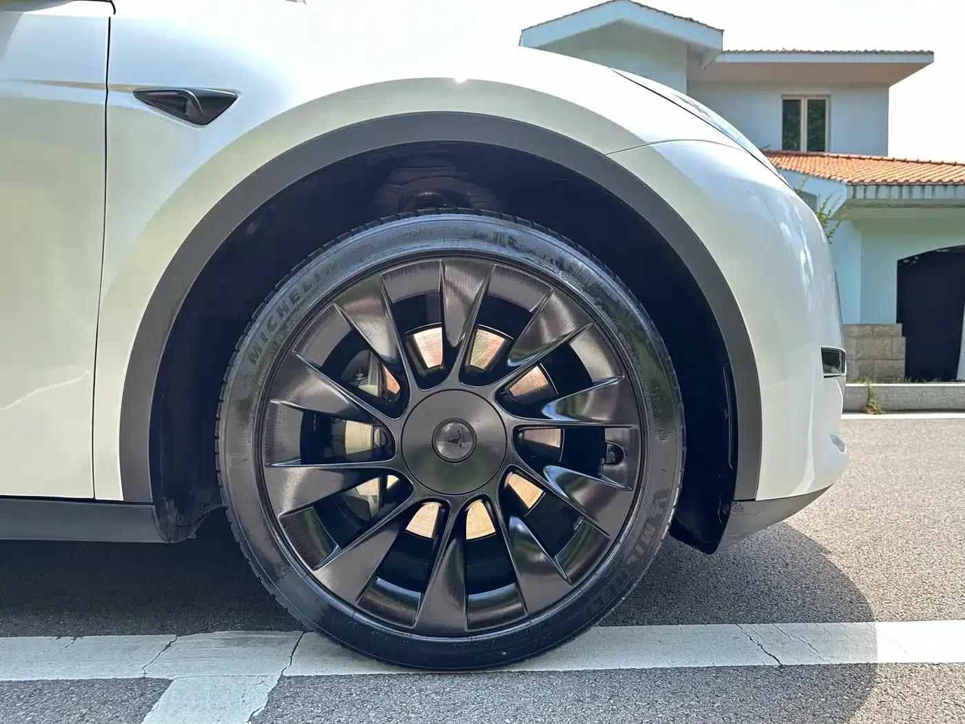 Model Y 2024 Long Range All-Wheel Drive — миниатюра 13