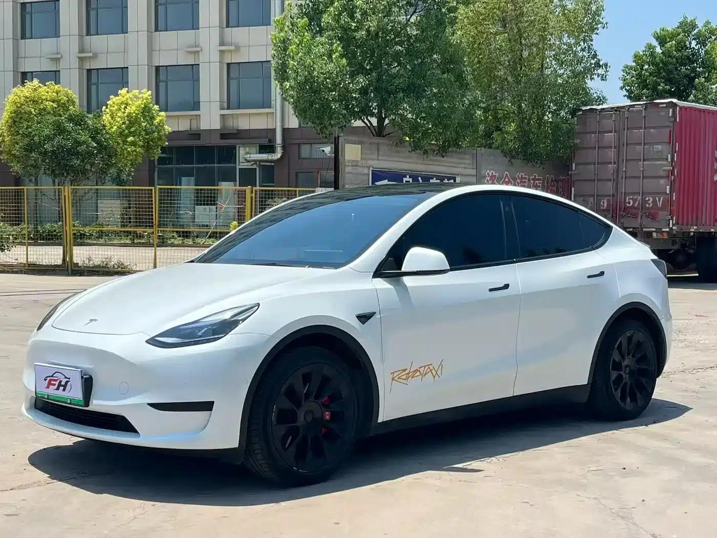 Model Y 2024 Rear-Wheel Drive — миниатюра 1