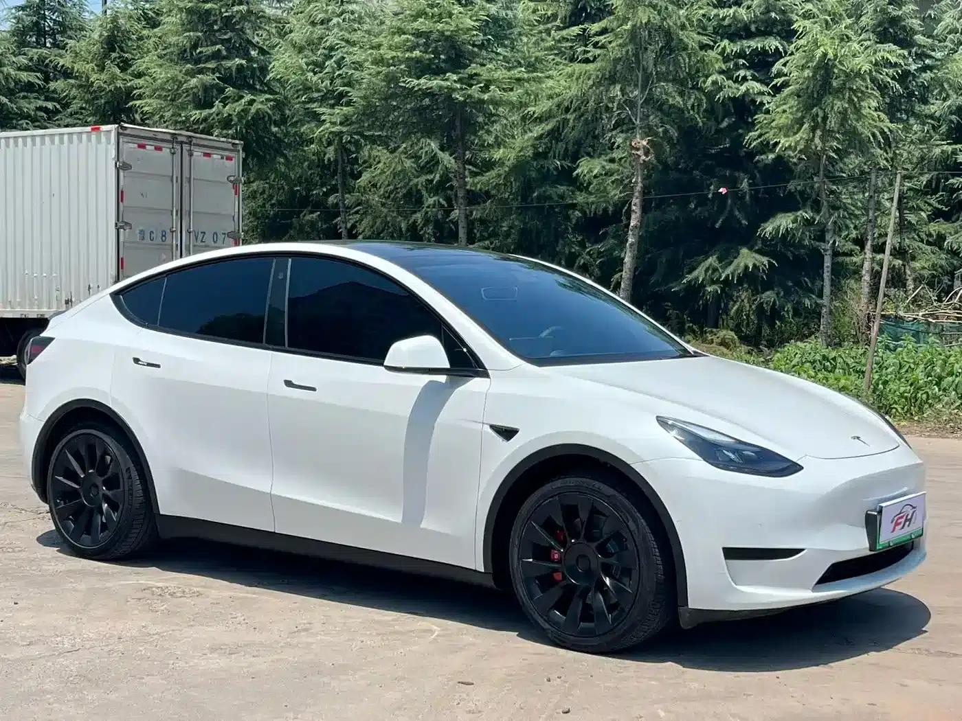 Model Y 2024 Rear-Wheel Drive — миниатюра 3