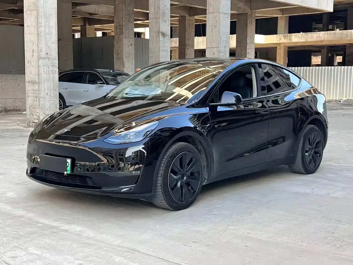 Model Y 2024 Long Range All-Wheel Drive — миниатюра 1