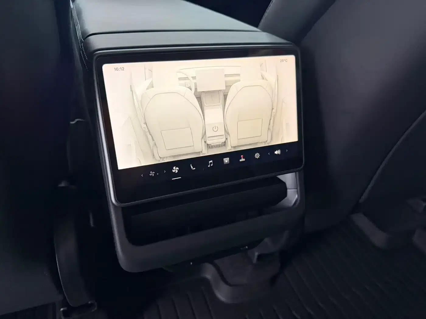 Model Y 2025 Long Range All-Wheel Drive — миниатюра 12