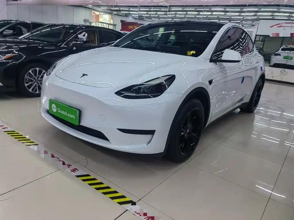 Model Y 2024 Rear-Wheel Drive — миниатюра 1