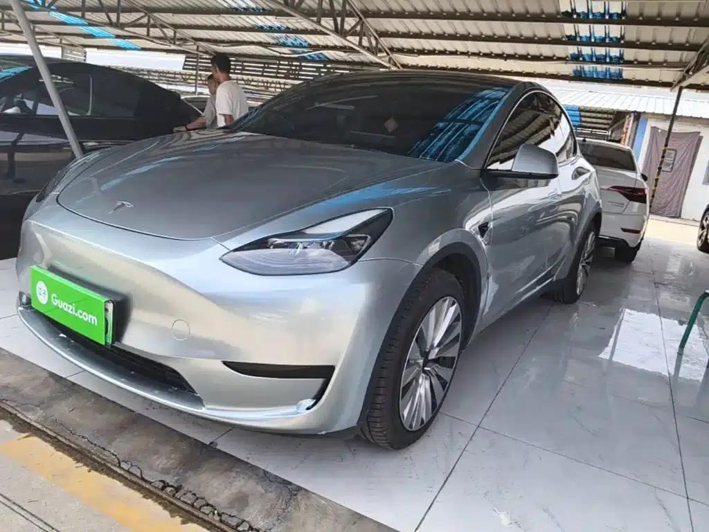 Model Y 2024 Rear-Wheel Drive — миниатюра 1