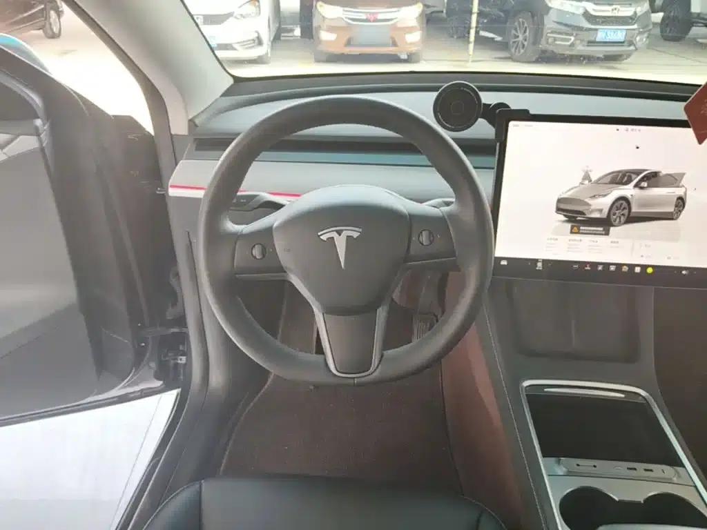 Model Y 2024 Rear-Wheel Drive — миниатюра 11