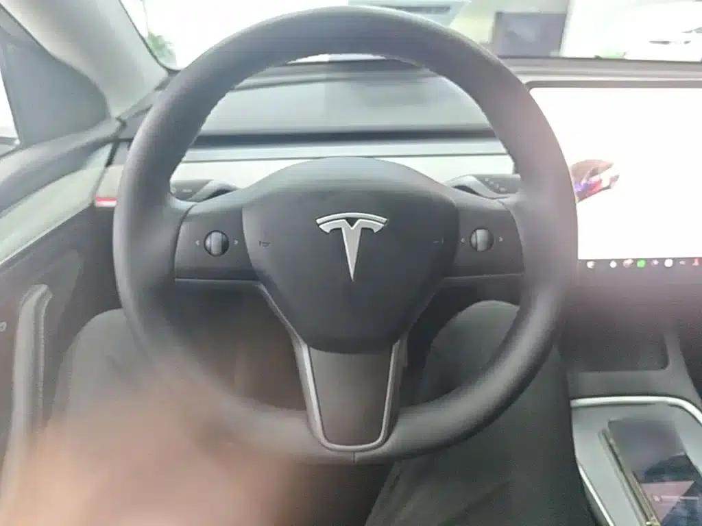 Model Y 2023 Rear-Wheel Drive — миниатюра 11