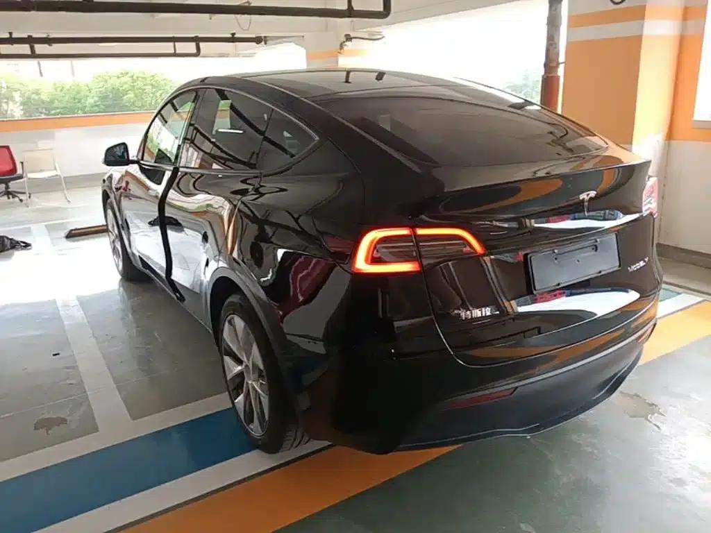Model Y 2022 Facelift Rear-Wheel Drive Version — миниатюра 5