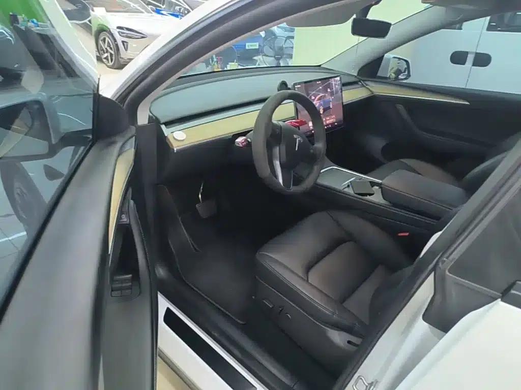 Model Y 2022 Facelift Rear-Wheel Drive Version — миниатюра 16