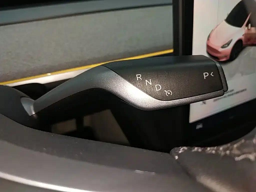 Model Y 2023 Rear-Wheel Drive — миниатюра 14
