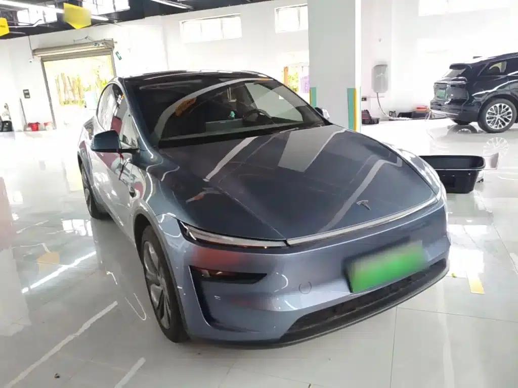 Model Y 2025 Rear-Wheel Drive — миниатюра 4