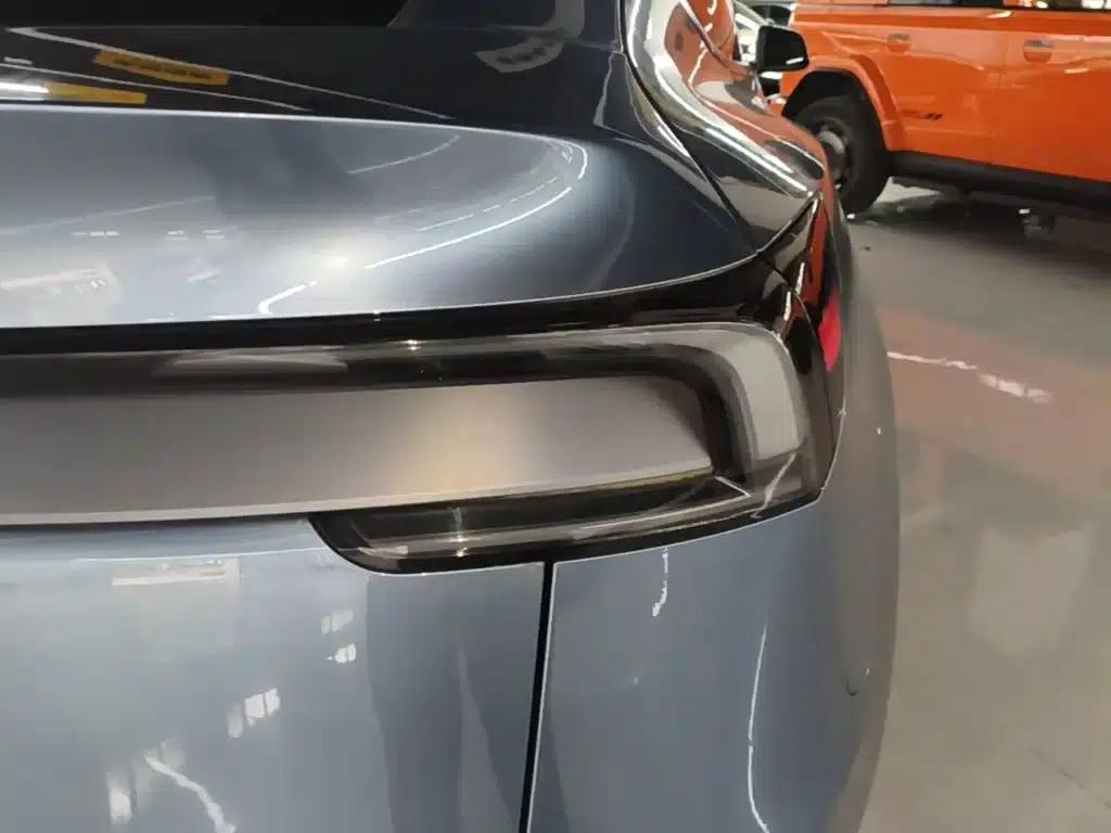 Model Y 2025 Rear-Wheel Drive — миниатюра 8