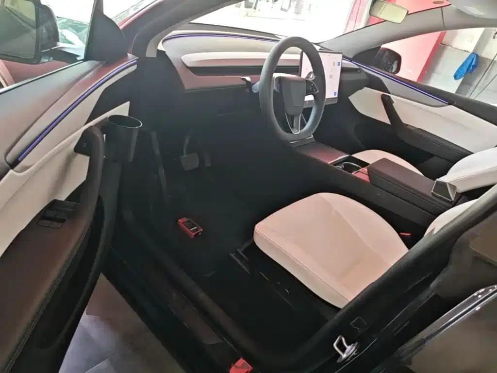 Model Y 2025 Long Range All-Wheel Drive First Edition — миниатюра 16