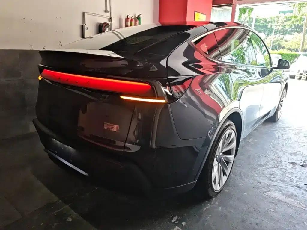 Model Y 2025 Long Range All-Wheel Drive First Edition — миниатюра 7