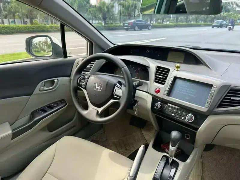 2012 Civic 1.8L Automatic Comfort Edition — миниатюра 6