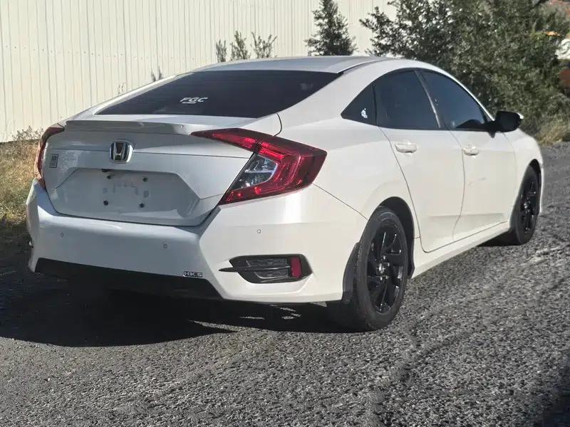 2016 Civic 220TURBO Manual Deluxe Edition — миниатюра 6