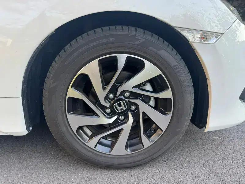 2016 Civic 220TURBO CVT Luxury Edition — миниатюра 14