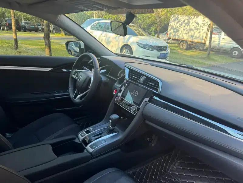 2016 Civic 220TURBO CVT Luxury Edition — миниатюра 19