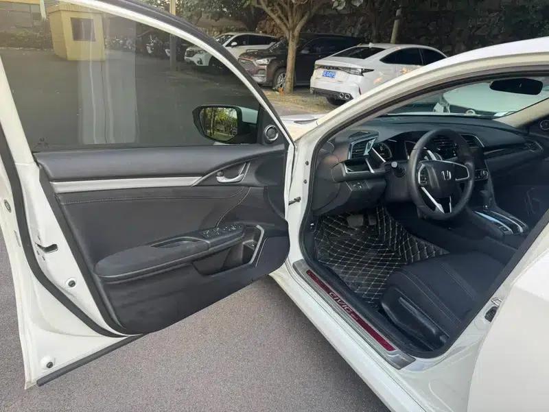 2016 Civic 220TURBO CVT Luxury Edition — миниатюра 27